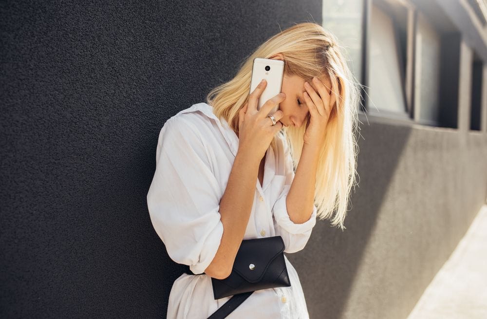 El ‘vishing’ es un nuevo método de estafa que combina teléfono e internet para engañar a los usuarios y pedirles datos personales de forma fraudulenta